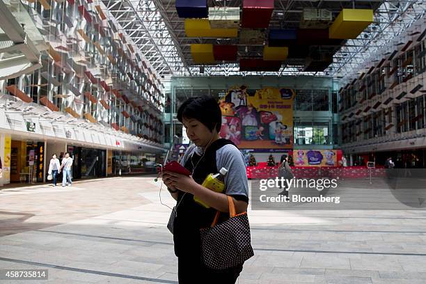 Look Fu 108 Lok Fu Estate Stock Photos, High-Res Pictures, and Images - Getty ...