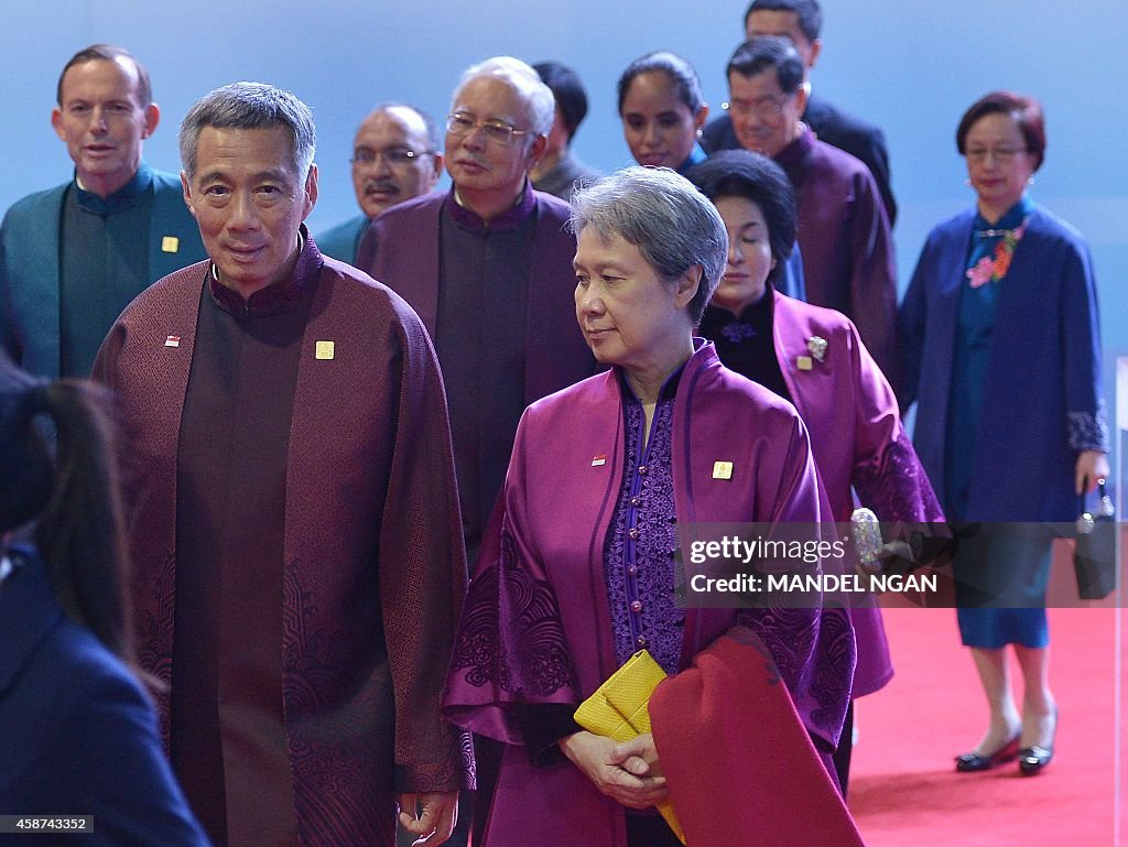 CHINA-US-APEC-SUMMIT-FAMILY PHOTO