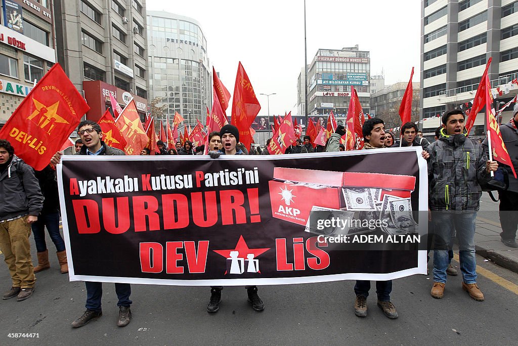 TURKEY-CORRUPTION-POLITICS-PROTEST