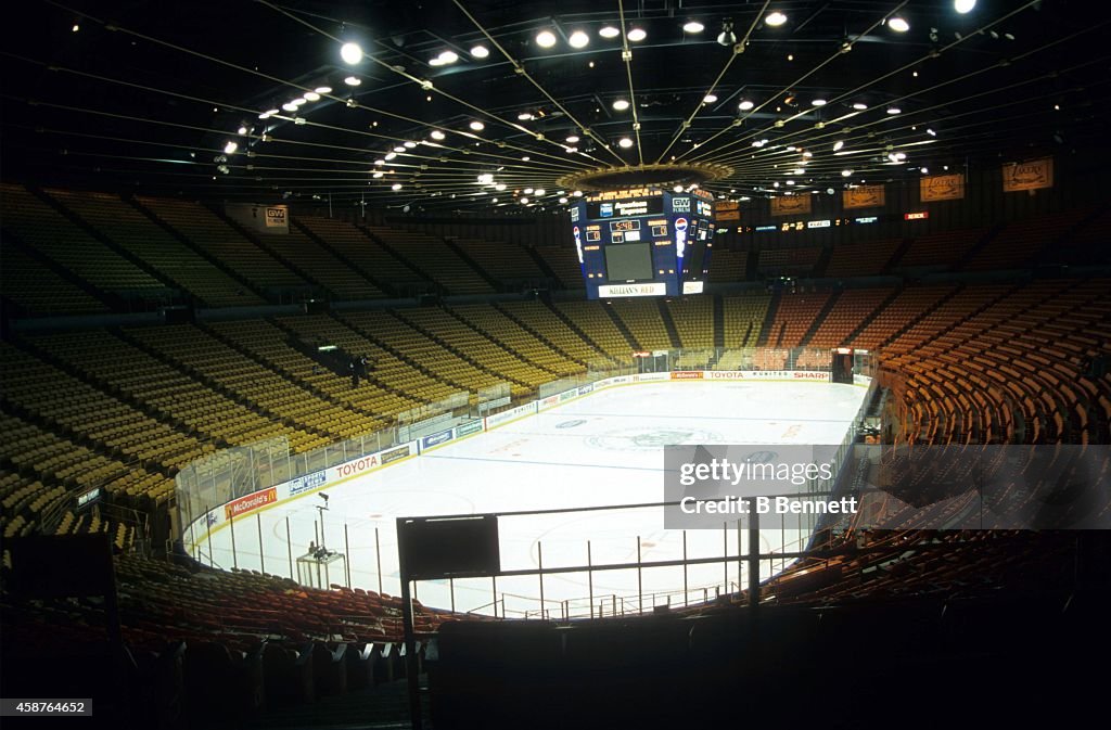 General View of the home of the Los Angeles Kings in November, 1997