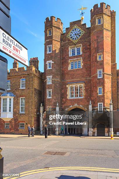 st james's palace in london - st james's palace london stockfoto's en -beelden