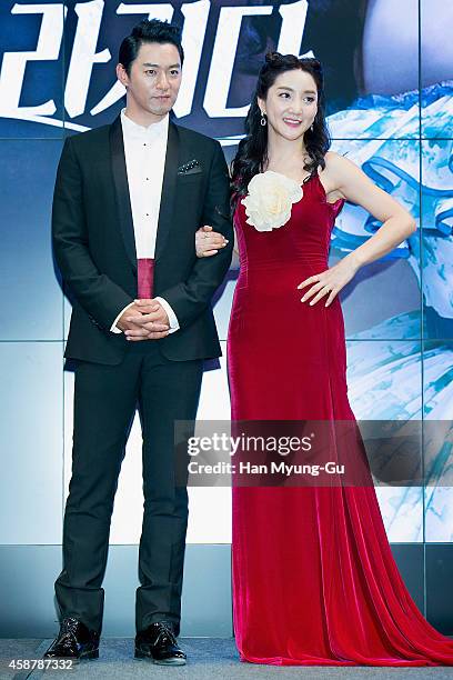 Actors Joo Jin-Mo and Bada attend the press conference for musical "Gone With The Wind" on November 10, 2014 in Seoul, South Korea. The musical will...