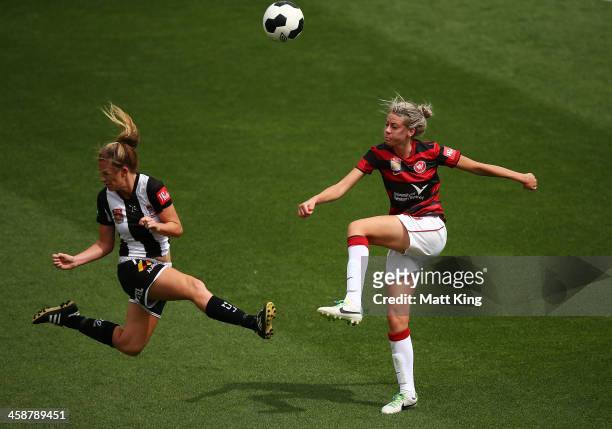 Alanna Kennedy of the Wanderers competes with Jasmine Courtenay of the Jets during the round six A-League match between the Western Sydney Wanderers...