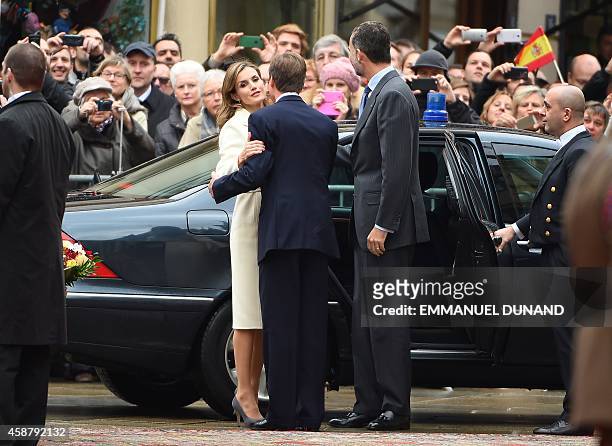 Spain's King Felipe VI and his wife Spanish Queen Letizia are welcomed by Grand Duke Henri of Luxembourg during an official welcoming ceremony at the...