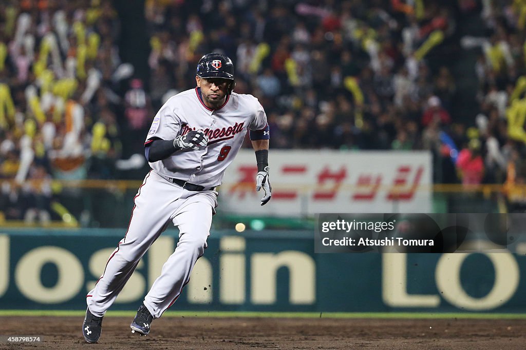 Giants & Tigers v MLB All Stars - Friendly