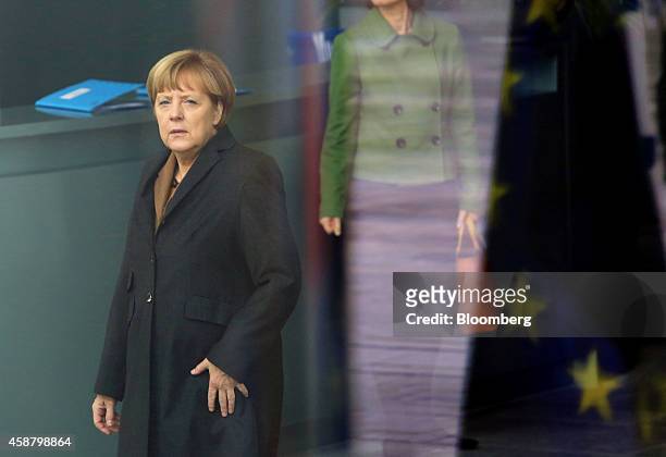 Angela Merkel, Germany's chancellor, awaits the arrival of Nawaz Sharif, Pakistan's prime minister, at the Chancellery in Berlin, Germany, on...