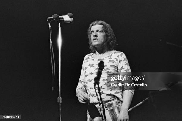 English singer Joe Cocker performs live on stage at the Rainbow Theatre inLondon on 21st July 1972.