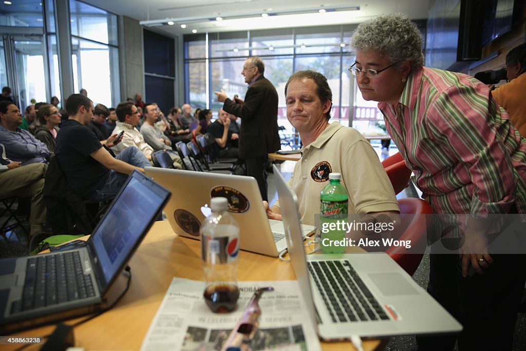 Astronomers Gather To Watch European Space Agency's Rosetta Spacecraft Comet Landing At University Of Maryland