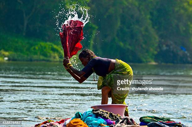 indian washerwoman - mysore fotografías e imágenes de stock