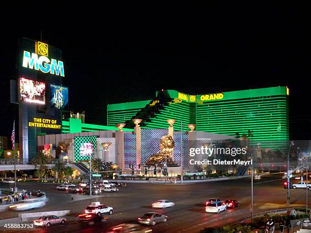 mgm grand hotel e cassino em las vegas, à noite - mgm grand - fotografias e filmes do acervo