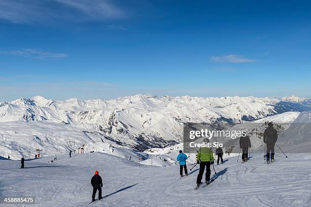 ski slope - courchevel stockfoto's en -beelden