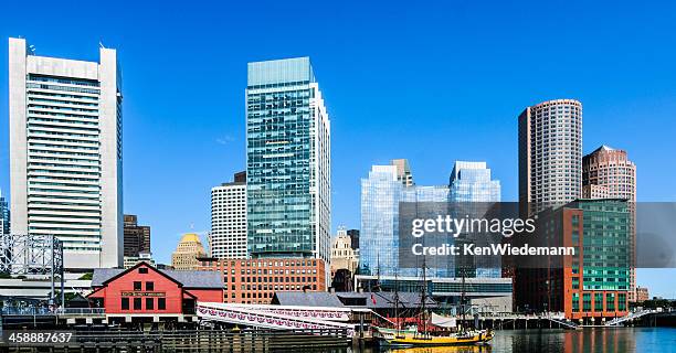 das boston tea party schiffe und museum - boston tea party ships stock-fotos und bilder