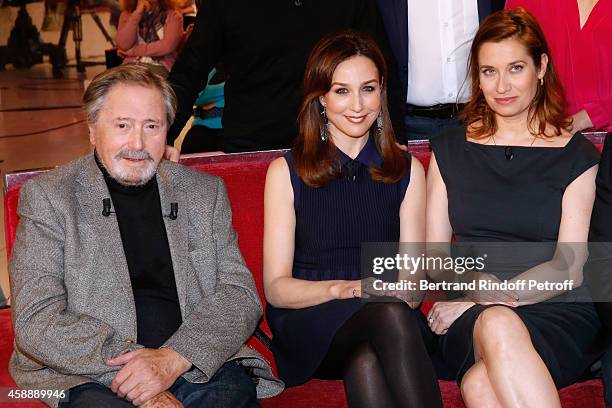 Main Guest of the show, actor Victor Lanoux, actresses Elsa Zylberstein and Emmanuelle Devos attend the 'Vivement Dimanche' French TV Show at...