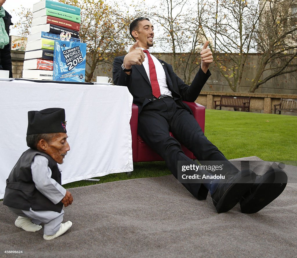 Meet The Tallest Man Ever Guinness World Records Tallest Man, Shortest