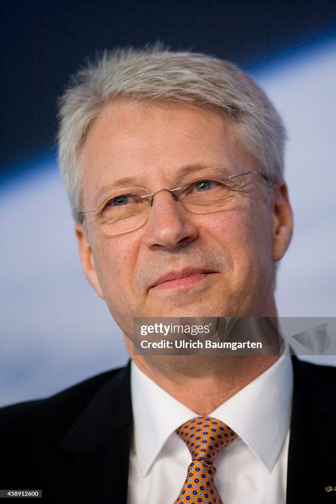 Dr. h.c. Thomas Reiter - DLR Press Conference In Cologne.