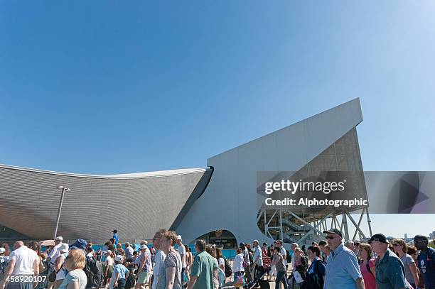 london olympic park aquatic centre - olympic park venue fotografías e imágenes de stock