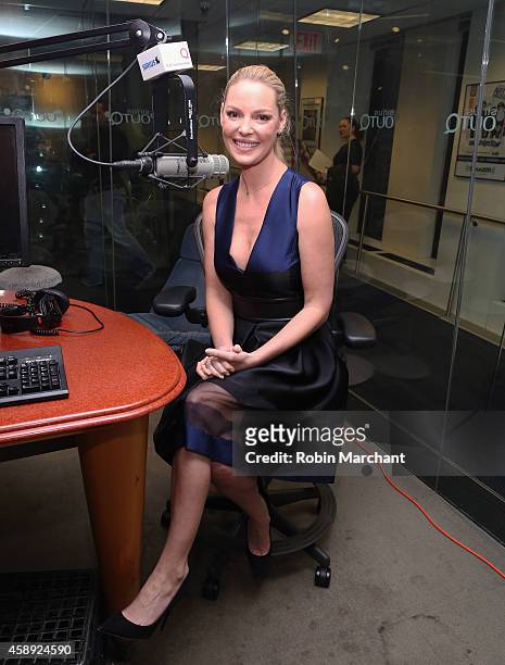 Katherine Heigl visits 'The Morning Jolt with Larry Flick' on SiriusXM OutQ at SiriusXM Studios on November 13, 2014 in New York City.