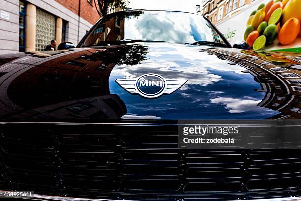 ミニ cooper 車で、ロンドン - mini cooper ストックフォトと画像