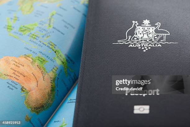 オーストラリアのパスポート、地図 - australia passport ストックフォトと画像