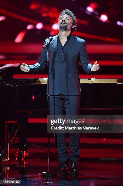 Jonas Kaufmann performs live on stage during the Bambi Awards 2014 show on November 13, 2014 in Berlin, Germany.