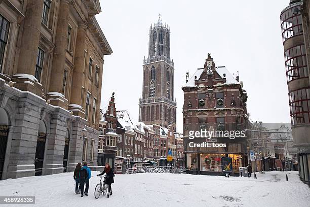 town hall, dom cathedral in winter - utrecht, the netherlands - utrecht stockfoto's en -beelden