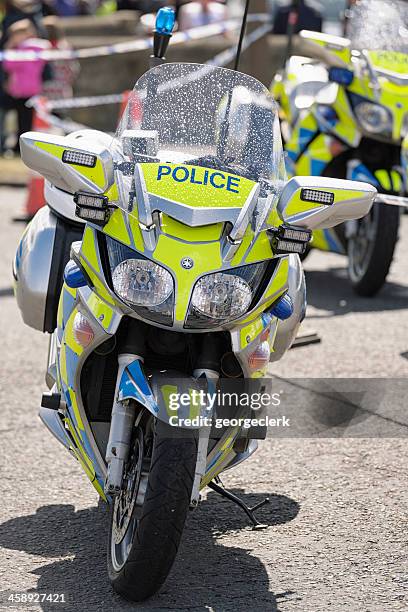 britischen polizei motorrad - police motorbike stock-fotos und bilder