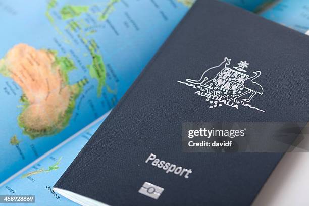 オーストラリアのパスポート、地図 - australia passport ストックフォトと画像