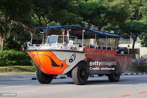 duck tour amphibious vehicle - amphibious vehicle stock pictures, royalty-free photos & images