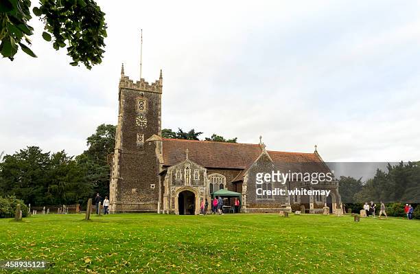 sandringham parish church with tourists - st. mary magdalene church norfolk stock pictures, royalty-free photos & images