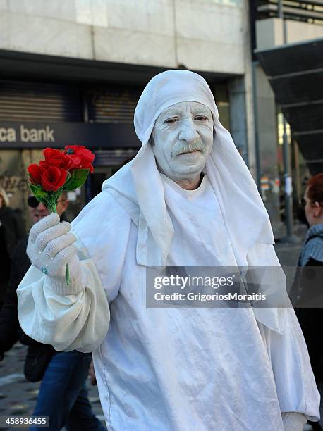 street performer - athens greece - human statue stock pictures, royalty-free photos & images