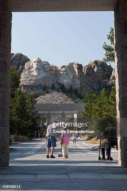mount rushmore national monument - mt rushmore isolated stock pictures, royalty-free photos & images