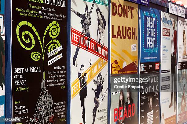 marketing-poster im edinburgh fringe festival. - edinburgh festival stock-fotos und bilder