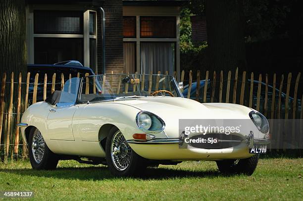 jaguar type e cabriolet décapotable - jag images photos et images de collection