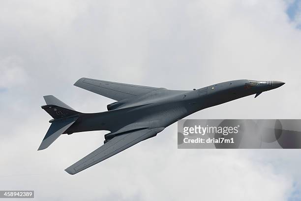 b-1b bomber in flight - northrop stock pictures, royalty-free photos & images