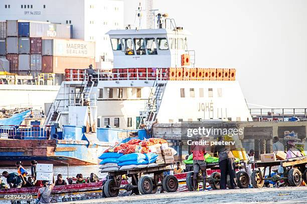 afrikanischer transport. - banjul stock-fotos und bilder