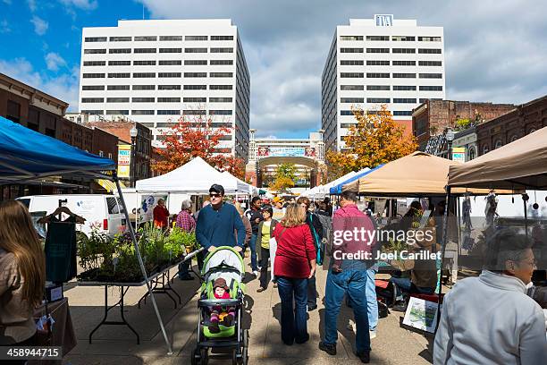 market square in knoxville, tennessee - knoxville tennessee stock pictures, royalty-free photos & images