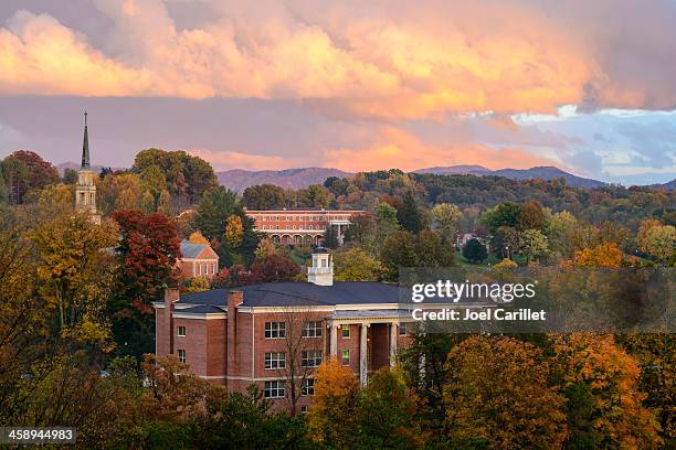 instituto de artes liberal en otoño - christian college fotografías e imágenes de stock