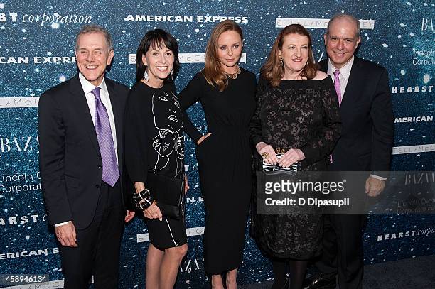 Steven R. Swartz, Katherine Farley, Stella McCartney, Glenda Bailey, and guest attend the 2014 Women's Leadership Award Honoring Stella McCartney at...