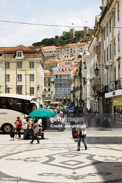 der innenstadt von lissabon - praca de figueria stock-fotos und bilder