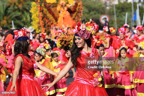 as bailarinas festival de flor de madeira, portugal - flower show imagens e fotografias de stock