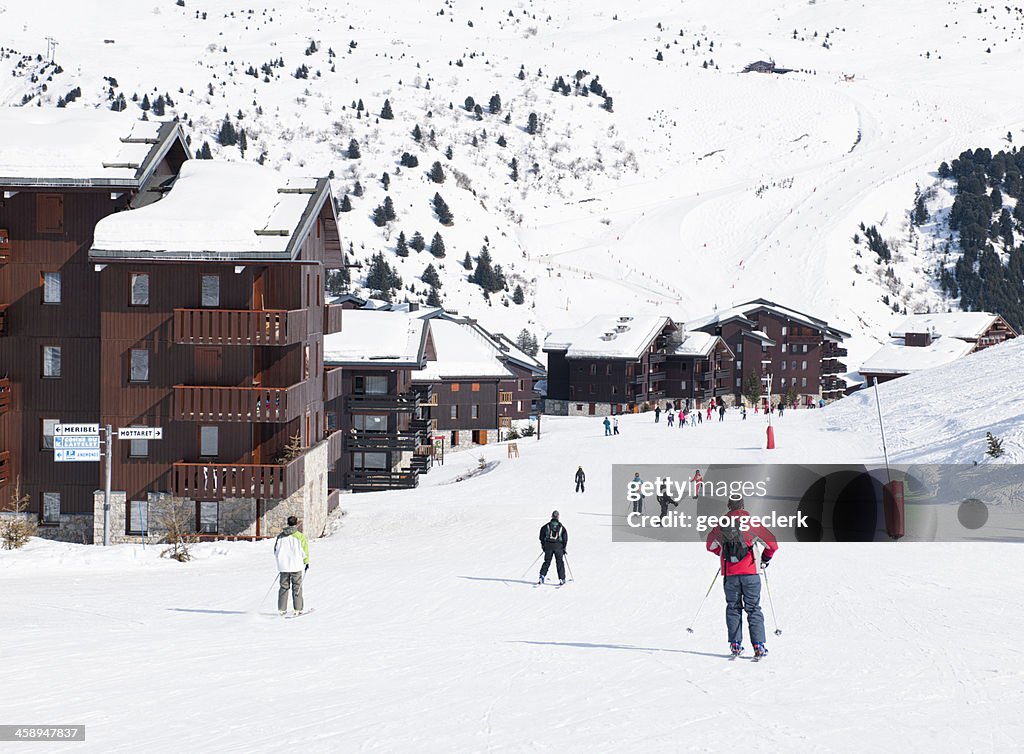 Skiing Through Mottaret