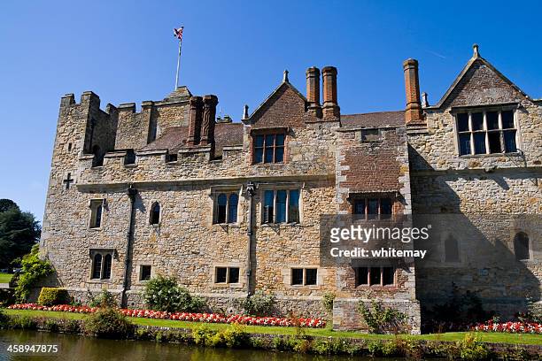 hever castle wall and moat - hever castle stock pictures, royalty-free photos & images