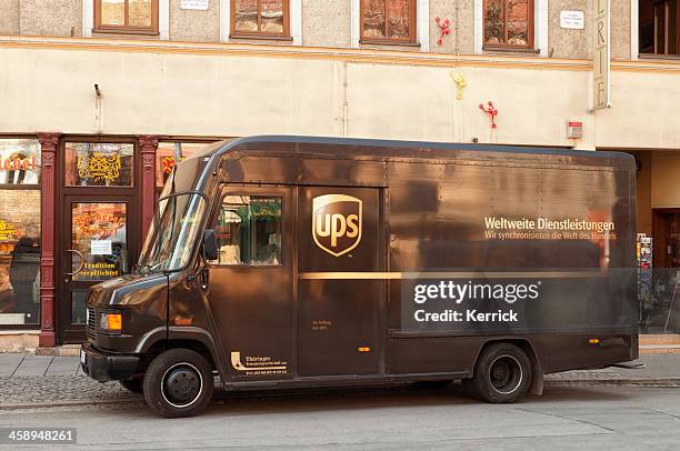 ups entrega de automóviles de jena, alemania - backery fotografías e imágenes de stock