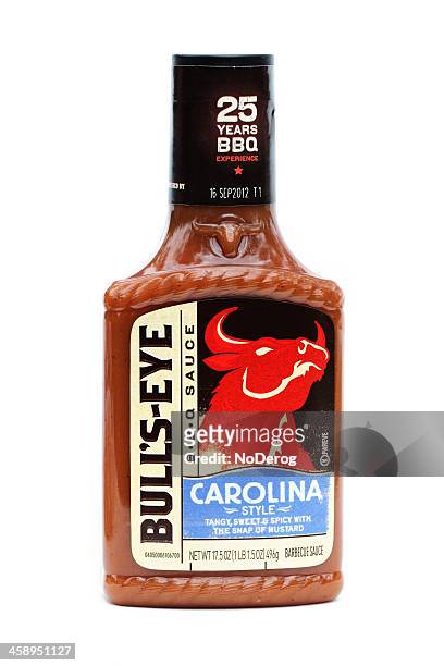 bull's eye salsa barbecue stile carolina - salsa barbecue foto e immagini stock