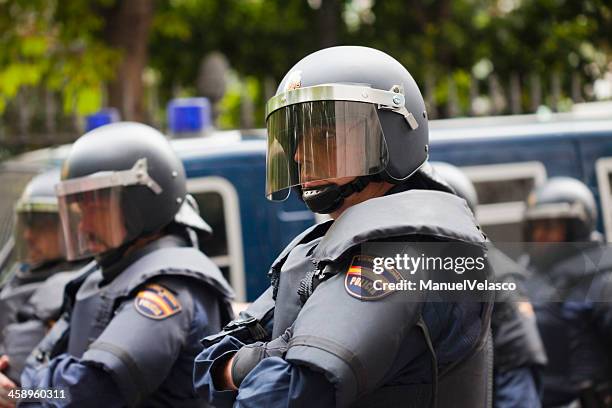 policía antidisturbios - officer fotografías e imágenes de stock