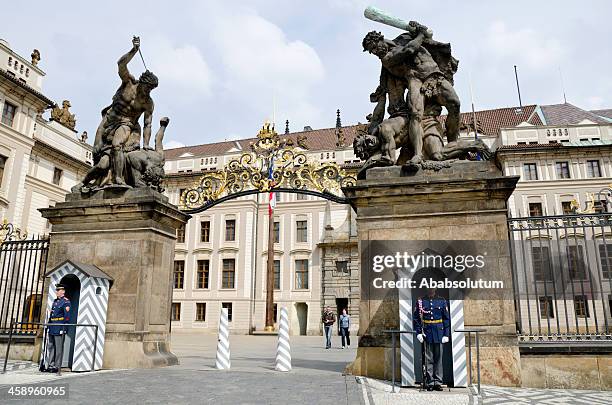 porta mattia di castello di praga praga - prague castle foto e immagini stock