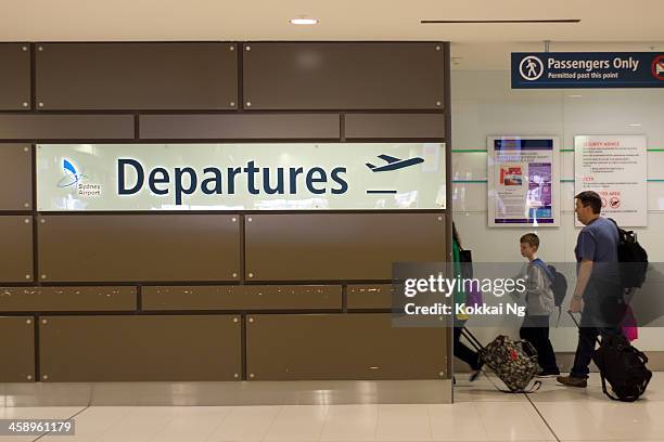 sydney airport - departures - kingsford smith airport stock pictures, royalty-free photos & images