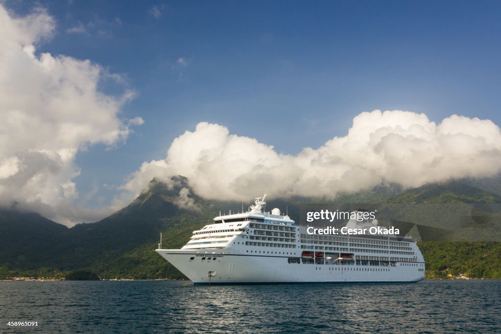 Navio de Cruzeiro na Ilha Grande