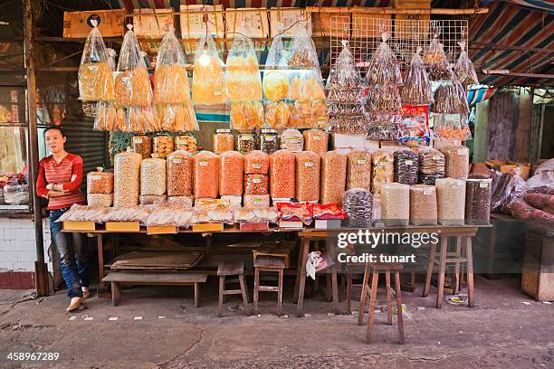 public, outdoor food market in haikou, china - haikou bildbanksfoton och bilder