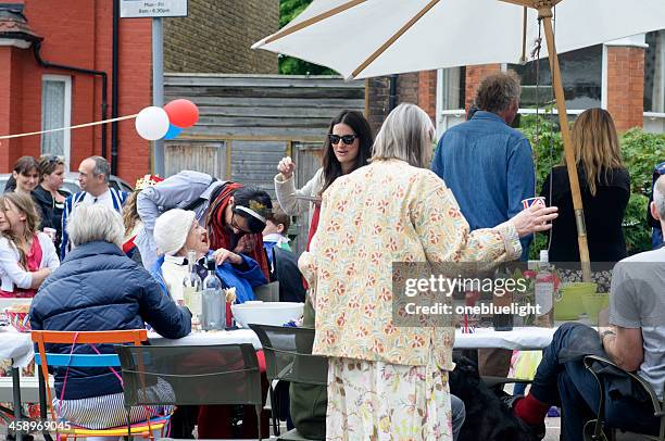 queen's diamond jubilee street party, london - street party stock pictures, royalty-free photos & images